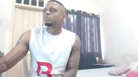 Snapshot of cuplex_hotlatina94 chatting on November 2025 02:39:01 PM dominic and julieta... independent models online show from November 2025 02:39:01 PM