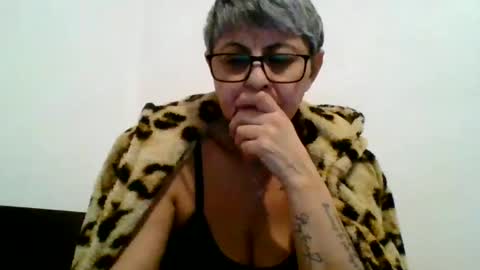 couple online show from January 2025 06:02:02 PM