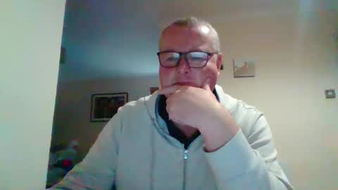 Snapshot of curiousax77 chatting on December 2024 12:12:01 PM curiousax77 online show from December 2024 12:12:01 PM