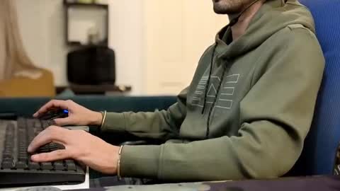 Snapshot of curiousgenie chatting on December 2025 09:24:02 PM curiousgenie online show from December 2025 09:24:02 PM