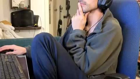 Snapshot of curiousgenie chatting on January 2026 10:24:02 PM curiousgenie online show from January 2026 10:24:02 PM