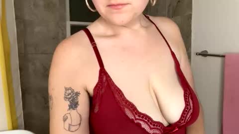 Snapshot of curliegirlee chatting on February 2026 06:19:02 AM curliegirlee online show from February 2026 06:19:02 AM