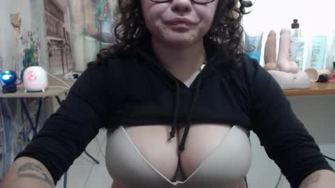 Vannesa online show from April 2026 07:52:01 PM