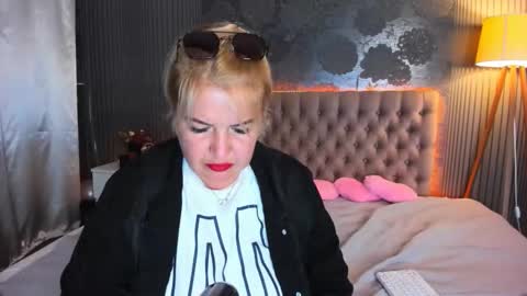 CurlyDreams online show from September 2025 05:57:01 PM