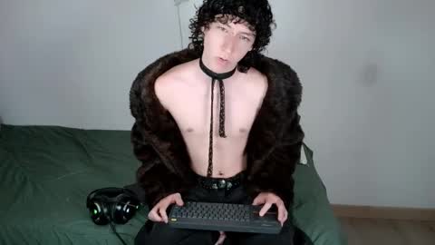 Snapshot of curlyytwink chatting on March 2026 03:23:02 AM Noah online show from March 2026 03:23:02 AM