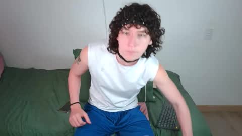 Snapshot of curlyytwink chatting on March 2026 02:16:01 AM Noah online show from March 2026 02:16:01 AM