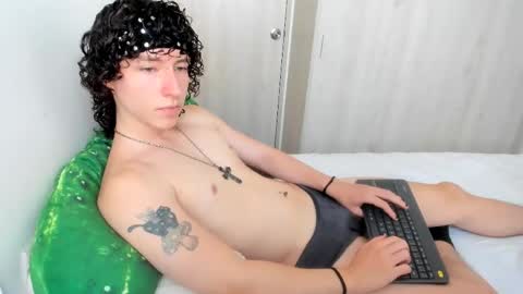 Snapshot of curlyytwink chatting on May 2026 02:57:02 PM Noah online show from May 2026 02:57:02 PM