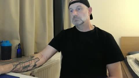 Curman85 online show from October 2025 10:40:02 PM