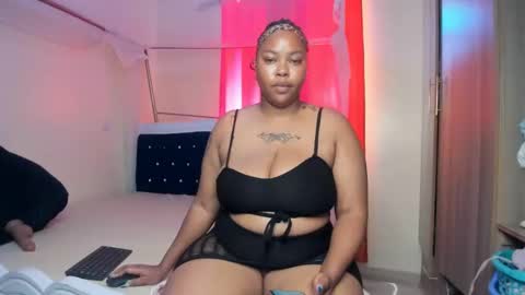 Snapshot of curvy_latoya chatting on February 2025 11:09:02 AM Curvy Latoya online show from February 2025 11:09:02 AM