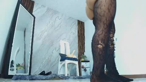 Snapshot of curvy_milff chatting on April 2026 02:25:02 AM ISABEL online show from April 2026 02:25:02 AM