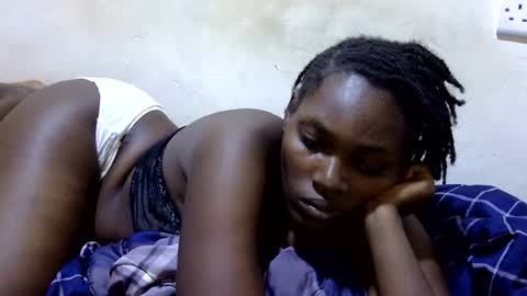 Snapshot of curvy_queen12 chatting on June 2026 02:24:02 AM curvy_queen12 online show from June 2026 02:24:02 AM