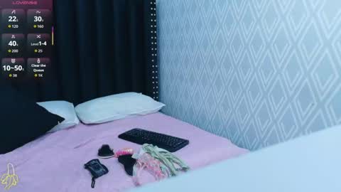 Snapshot of curvybuffgirl chatting on May 2026 07:29:01 PM Michel online show from May 2026 07:29:01 PM