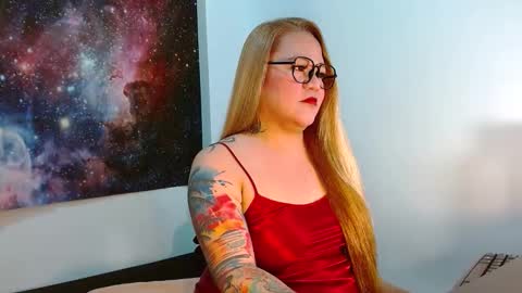 Snapshot of curvycherry4u chatting on October 2025 03:29:02 AM C H E R R Y online show from October 2025 03:29:02 AM