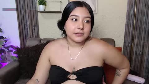 Zoe  online show from October 2025 03:20:02 AM