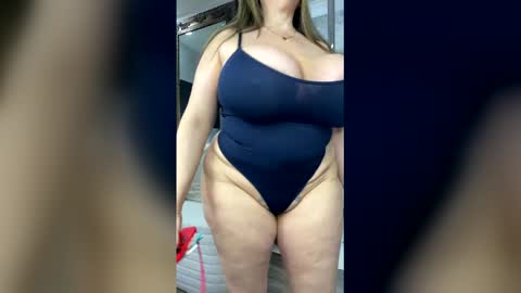 Snapshot of curvyfunlover chatting on March 2026 12:55:02 PM curvyfunlover online show from March 2026 12:55:02 PM