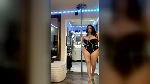 Snapshot of curvyfunlover chatting on June 2026 09:30:02 AM curvyfunlover online show from June 2026 09:30:02 AM
