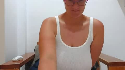 Snapshot of curvyjules69 chatting on March 2026 11:26:02 AM CurvyJules online show from March 2026 11:26:02 AM