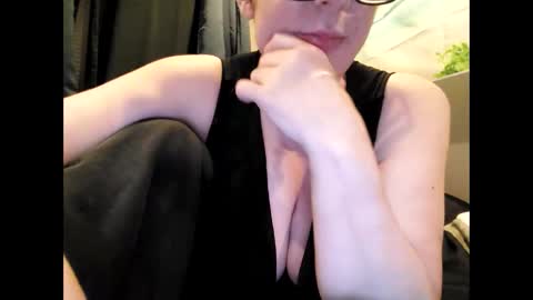 Milfmomma online show from March 2025 12:53:01 AM