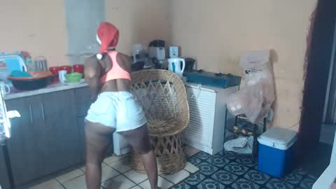 Snapshot of curvypear76x chatting on December 2024 06:22:02 AM curvypear76x online show from December 2024 06:22:02 AM