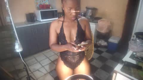 Snapshot of curvypear76x chatting on October 2025 11:07:01 AM curvypear76x online show from October 2025 11:07:01 AM