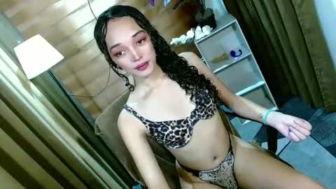 BBY CURLYHANNA online show from April 2026 03:05:01 PM