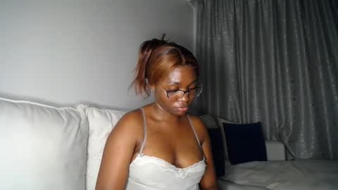 Liya online show from April 2026 07:10:01 PM