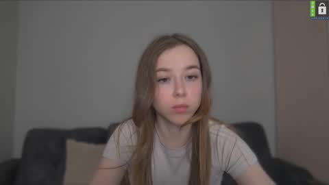 Snapshot of cute_beauty chatting on March 2025 09:59:02 PM Amanda online show from March 2025 09:59:02 PM