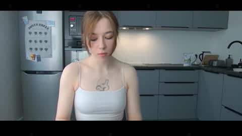 Snapshot of cute_beauty chatting on November 2025 12:11:01 PM Amanda online show from November 2025 12:11:01 PM