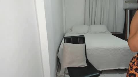 Snapshot of cute_brunett chatting on December 2025 12:51:01 AM Sara online show from December 2025 12:51:01 AM