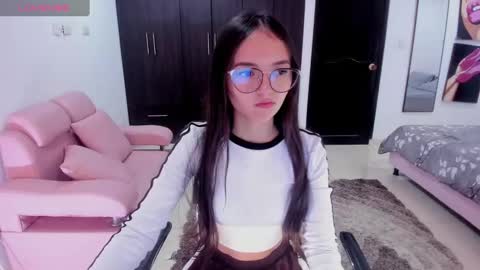 Bella Fox online show from September 2025 01:11:01 PM