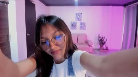 Snapshot of cute_fox_1 chatting on February 2026 02:57:02 PM Bella Fox online show from February 2026 02:57:02 PM