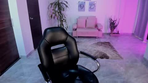 Snapshot of cute_fox_1 chatting on February 2026 04:38:01 PM Bella Fox online show from February 2026 04:38:01 PM