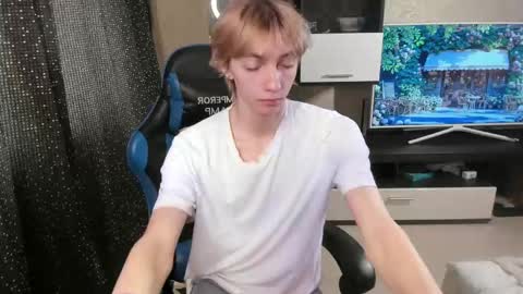 Snapshot of cute_grecha chatting on April 2026 11:38:01 AM Grisha online show from April 2026 11:38:01 AM