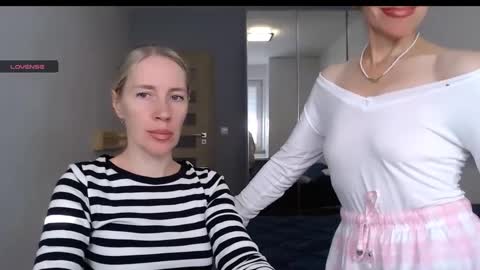 cute_lion_ online show from October 2025 12:56:02 PM