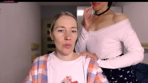 cute_lion_ online show from December 2025 05:10:02 PM