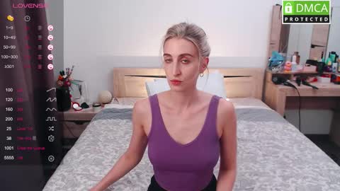 Milana online show from December 2025 12:12:02 PM