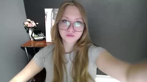 Veronica online show from October 2025 06:33:01 AM