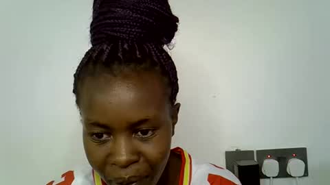 cute_pie20 online show from October 2025 10:22:02 PM