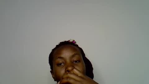 cute_pie20 online show from October 2025 10:32:02 PM