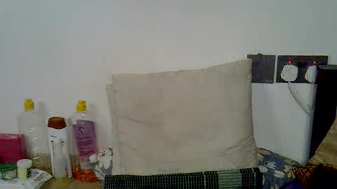 cute_pie20 online show from November 2025 08:22:02 PM