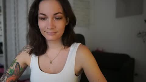 Snapshot of cute_ruth chatting on November 2025 07:13:02 PM Katarina online show from November 2025 07:13:02 PM