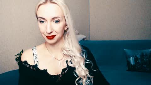 cute_smile_shy online show from January 2025 03:34:01 AM