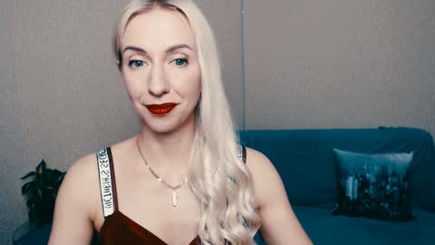 cute_smile_shy online show from January 2025 09:26:01 PM