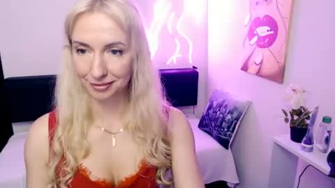 cute_smile_shy online show from June 2026 09:04:01 PM