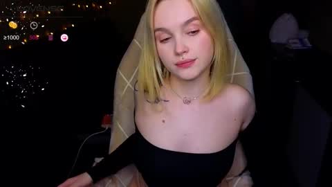 Sue online show from October 2025 07:03:01 PM