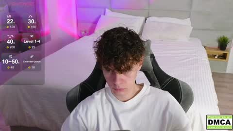 Snapshot of cute_thomas chatting on December 2024 07:03:01 PM Thomas - online show from December 2024 07:03:01 PM