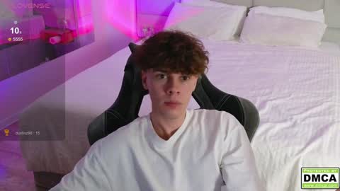 Snapshot of cute_thomas chatting on December 2024 10:10:01 PM Thomas - online show from December 2024 10:10:01 PM