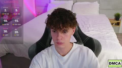 Snapshot of cute_thomas chatting on December 2024 08:33:01 PM Thomas - online show from December 2024 08:33:01 PM