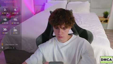 Snapshot of cute_thomas chatting on December 2024 11:40:01 PM Thomas - online show from December 2024 11:40:01 PM