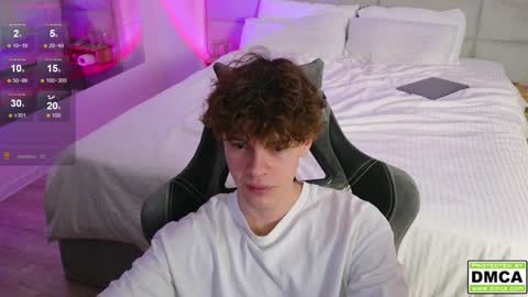 Snapshot of cute_thomas chatting on December 2024 02:20:02 AM Thomas - online show from December 2024 02:20:02 AM